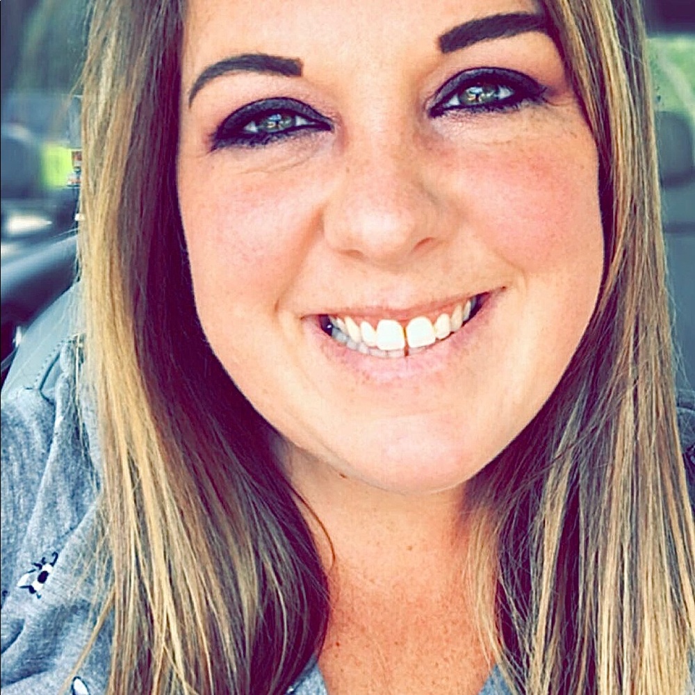 Meet your Posher, Lauren